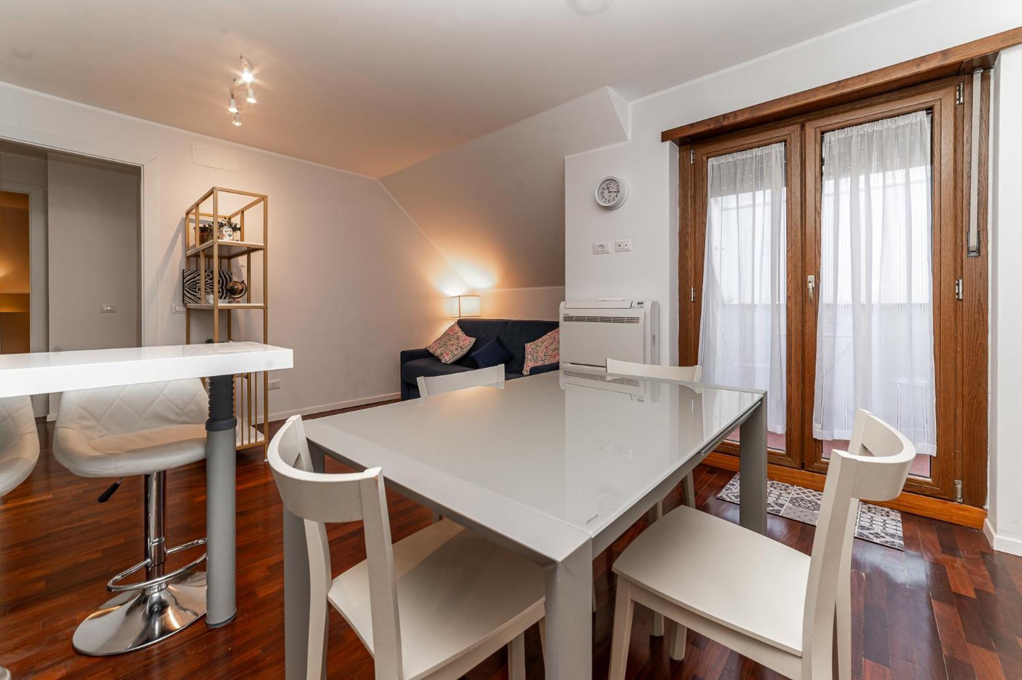 Elegant Penthouse - Metro Conca D'oro & Terrace Appartamento *