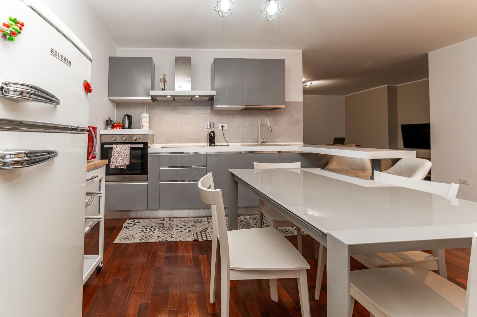 Appartamento Elegant Penthouse - Metro Conca D'oro & Terrace *